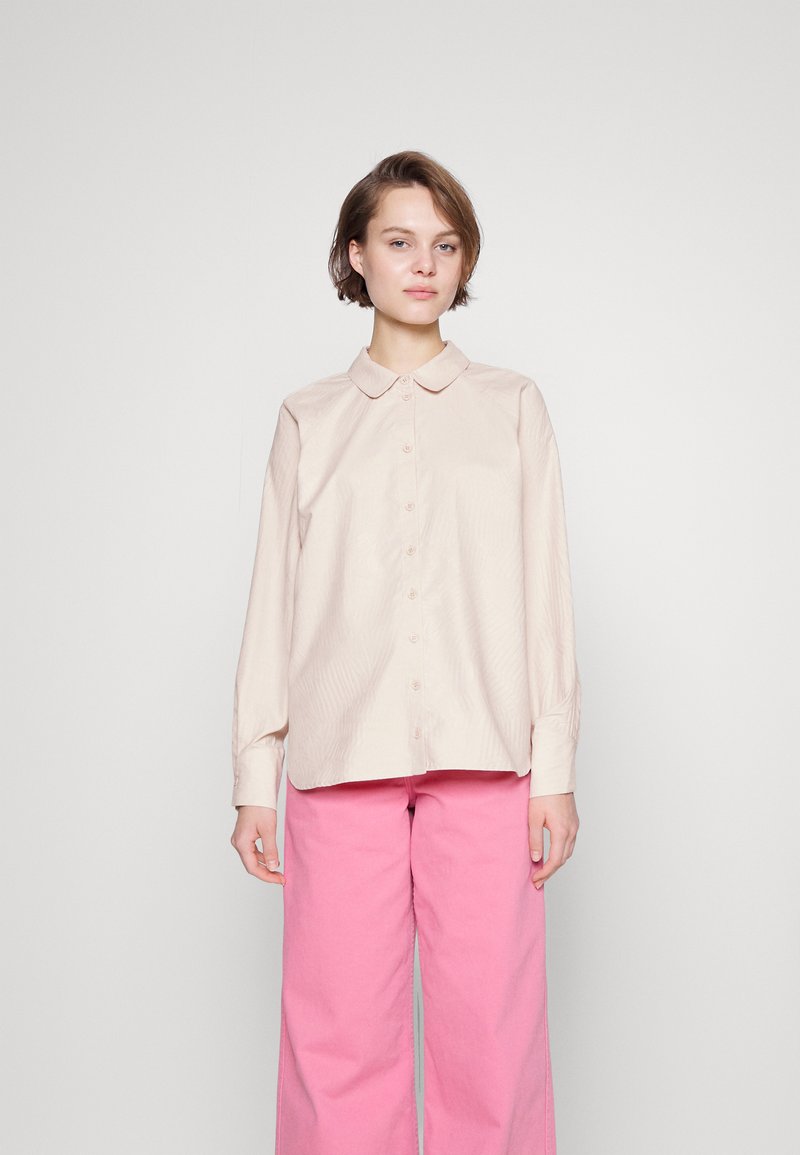 Another-Label KALAL PLISSE SHIRT - Overhemdblouse - sandshell