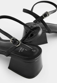 Next FOREVER COMFORT - REGULAR FIT - Sandaalit nilkkaremmillä - black