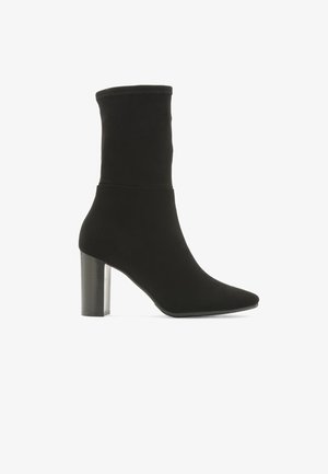RYŁKO, Bottines - black