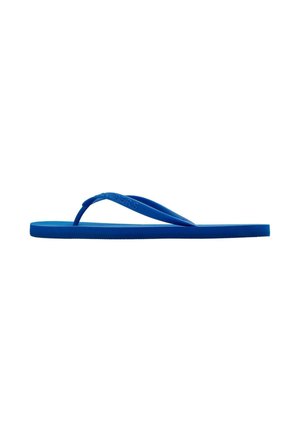 Blaue Gummi-Flip-Flops mit flacher Sohle, V-förmigem Riemen und strukturierten Details entlang der Kanten. Schlichtes Design ohne zusätzliche Akzente.
