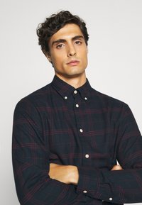 Selected Homme SLHSLIM NOOS - Camisa - dark sapphire/port royale