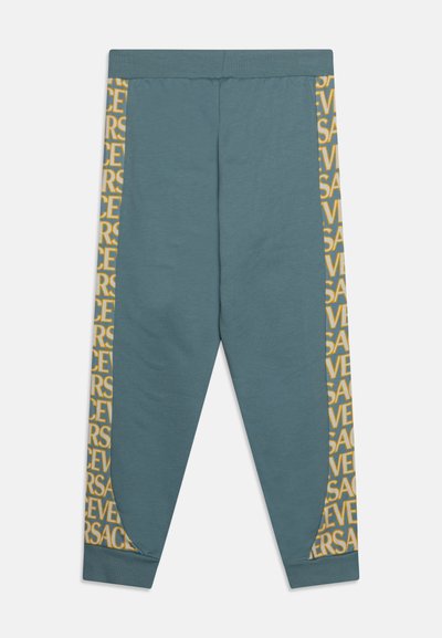 Versace ALLOVER KIDS UNISEX - Παντελόνι φόρμας - sky/multicolor