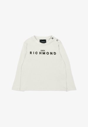 Maglietta bianca a maniche lunghe per bambini con la scritta nera "John Richmond" sul petto e bottoni a pressione sulla spalla sinistra.