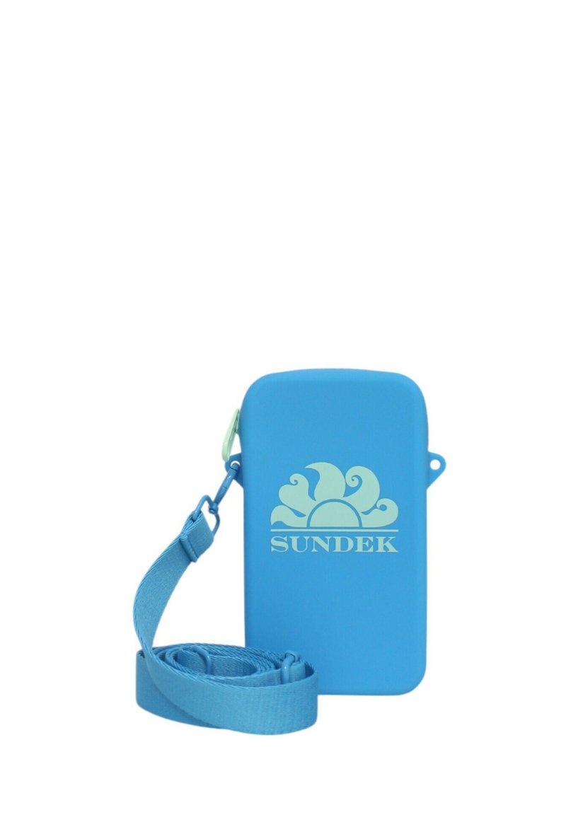 Custodia per telefono in silicone blu con design a onde e logo "SUNDEK", dotata di una tracolla regolabile abbinata per il trasporto.