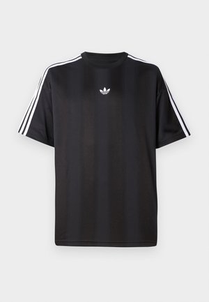 T-shirt noir surdimensionné avec un col rond, présentant trois bandes blanches le long des épaules et un petit logo blanc sur la poitrine.