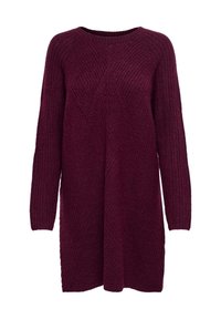 Robe en maille côtelée à manches longues de couleur prune profonde, avec un col rond et un motif diagonal texturé sur le devant.