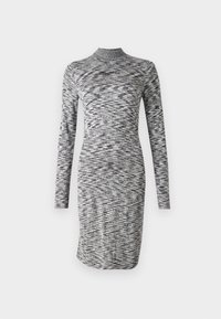 Ilgų rankovių suknelė juodos ir pilkos bangos raštu, su aukštu apykakle ir prigludusia siluetu. Lygus audinys su šiek tiek blizgesio.