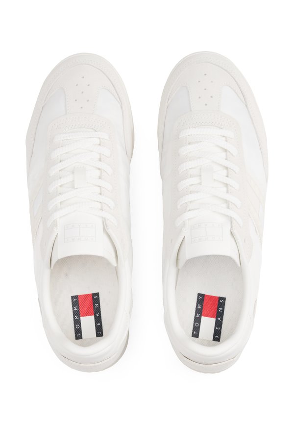 RETRO RUNNER CLEATED - Trainers - ecru2