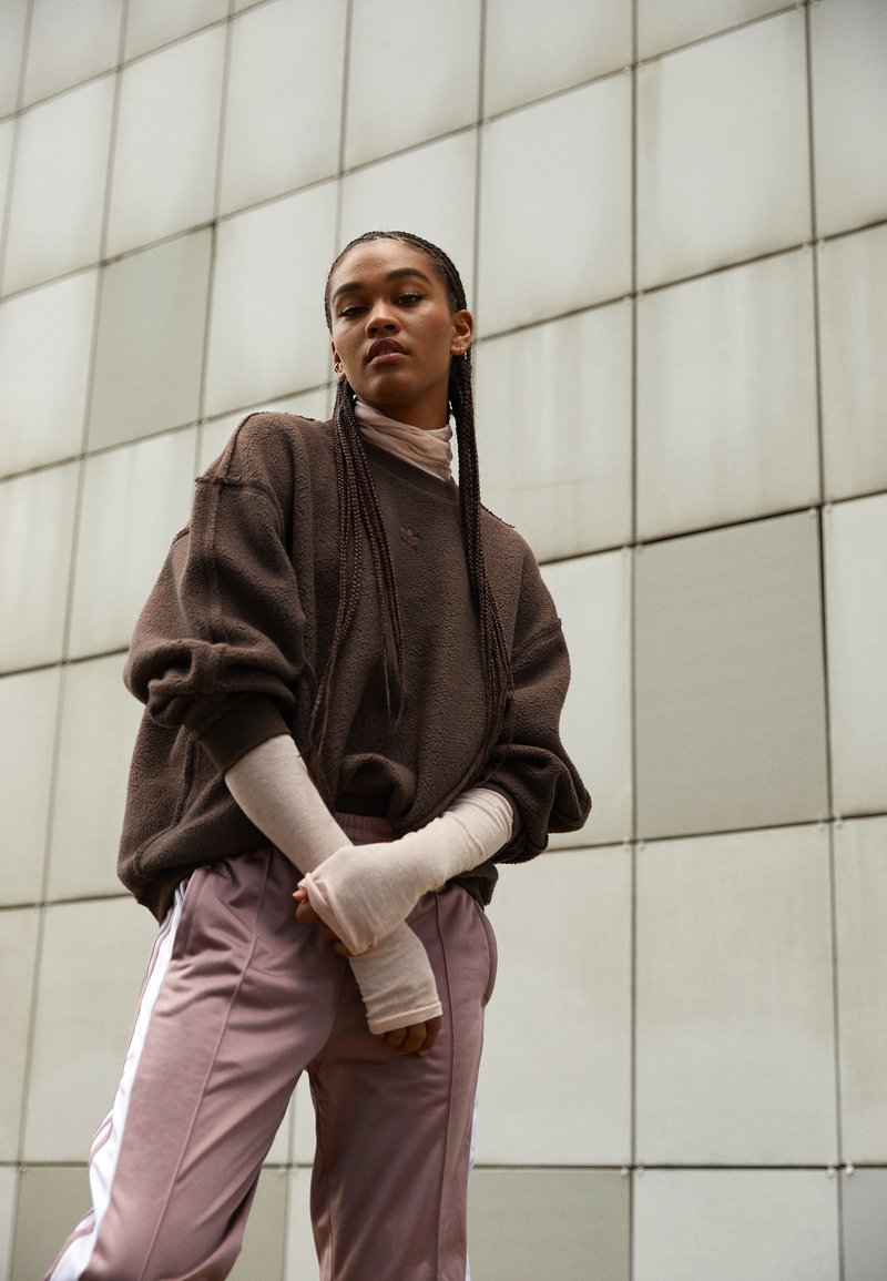 adidas Originals Fleece jumper dark brown Zalando.ie