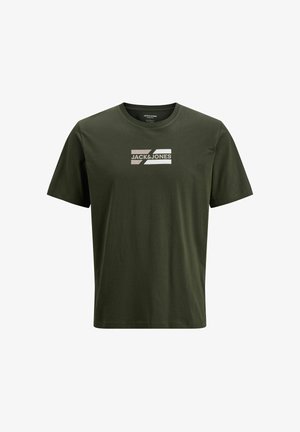 Olíva zöld pamut póló, kerek nyakkal, téglalap alakú grafikával, rajta "JACK & JONES" felirattal fehér és bézs színekben.