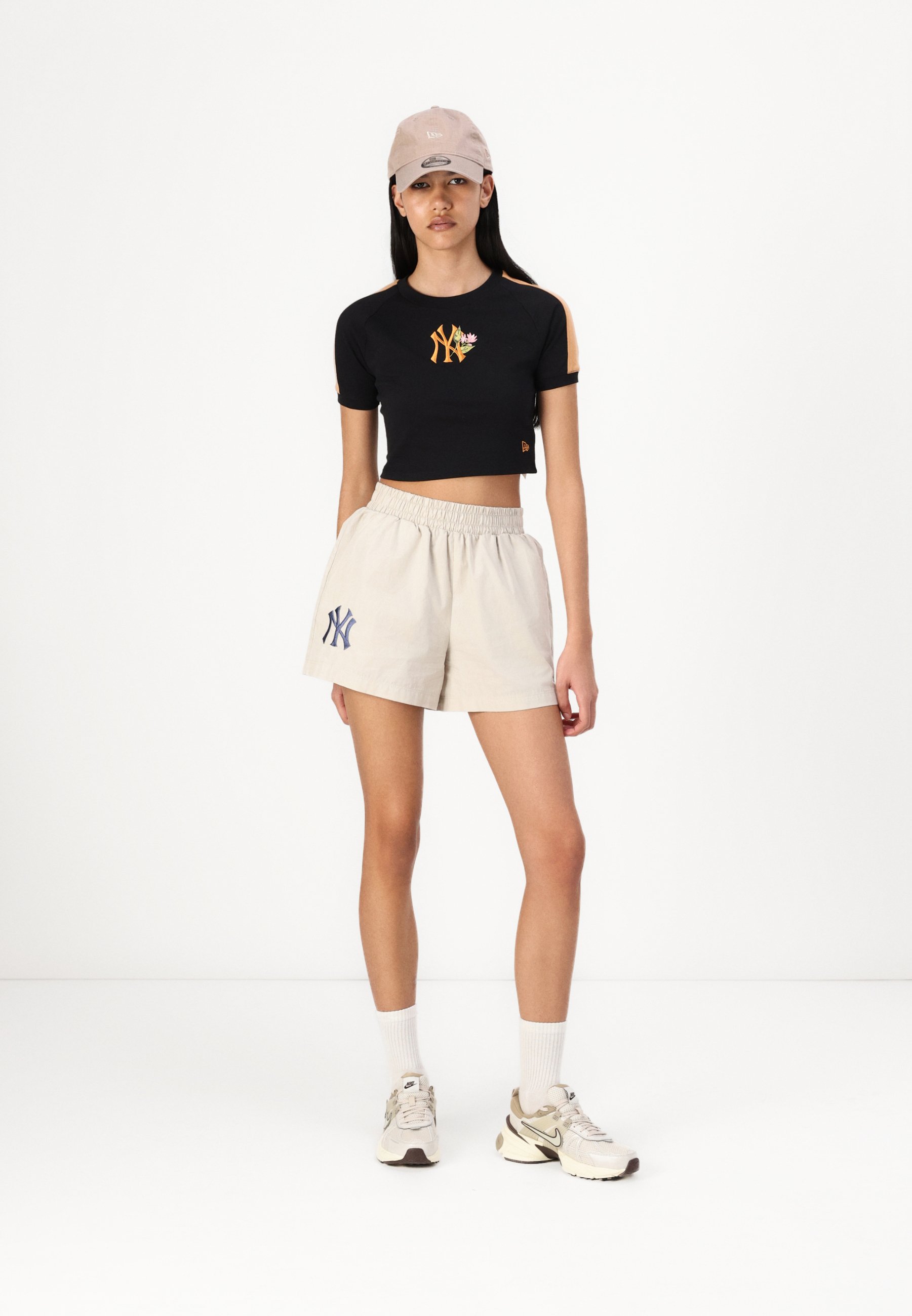 【NEW ERA】FLORAL CROP TEE クロップド Tシャツ ニューエラ NEW ERA NEW ERA ニューエラ レディース クロップ T