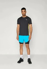 Puma RUN SHORT - Träningsshorts - speed blue