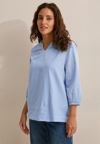 Cecil Camicetta - blau