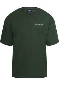 Mørkegrøn bomulds t-shirt med korte ærmer, rund hals og et hvidt "Dropsize" logo broderet på venstre bryst.