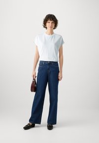 Marc O'Polo DENIM SHORTSLEEVE CUT ON ROUNDNECK - Jednoduché tričko - silky white