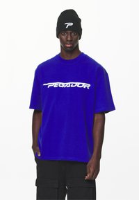 Pegador MANOR OVERSIZED TEE - Tricou cu imprimeu - washed endless blue