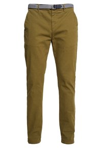 Męskie oliwkowe spodnie slim-fit z bocznymi kieszeniami oraz paskiem w czarno-białe paski z metalową klamrą.