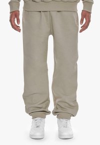 Dropsize SUPER HEAVY BLANK JOGGER - Tracksuit bottoms - stone