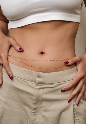 Hey Happiness, LAYERED STARBURST AND PEARL BELLY - Body chain - gold-coloured