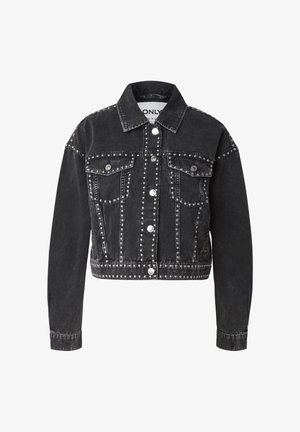 Veste en denim noire raccourcie avec détails en clous argentés, fermeture par boutons sur le devant, deux poches à rabat sur la poitrine et manches longues.