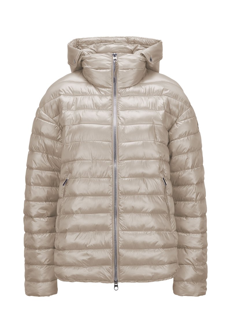 Beige Steppjacke mit hohem Kragen, horizontal gestepptem Muster, Frontreißverschluss und Seitentaschen. Hergestellt aus einem glänzenden, leichten Material.