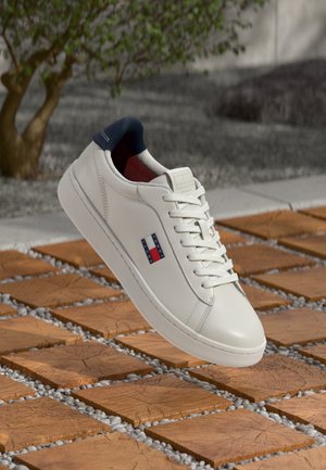 ARCHIVE 98 - Trainers - red/blue/white