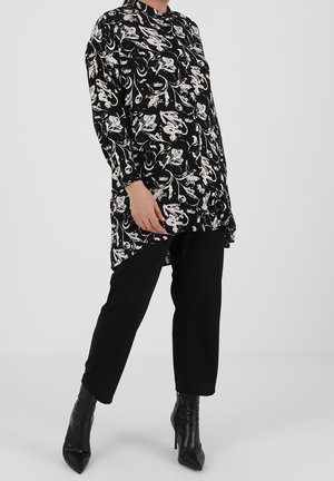 Overhemdblouse - black