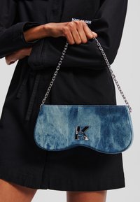 Karl Lagerfeld Jeans KARL LAGERFELD JEANS - Kézitáska - tinted visual washed blue
