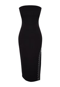 Robe midi noire sans bretelles avec une silhouette ajustée, une texture lisse et un accent sur le côté avec des détails en métal.