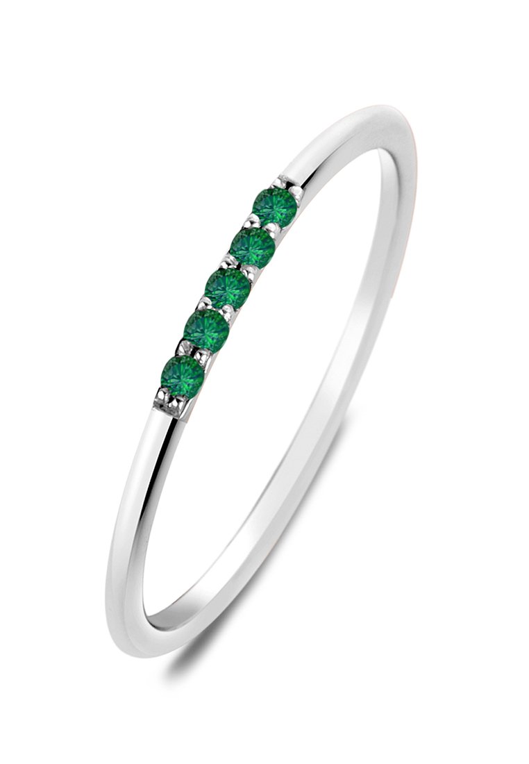 Bague en argent avec un bandeau fin ornée de cinq pierres précieuses vertes rondes disposées en rangée, finition polie, design simple.