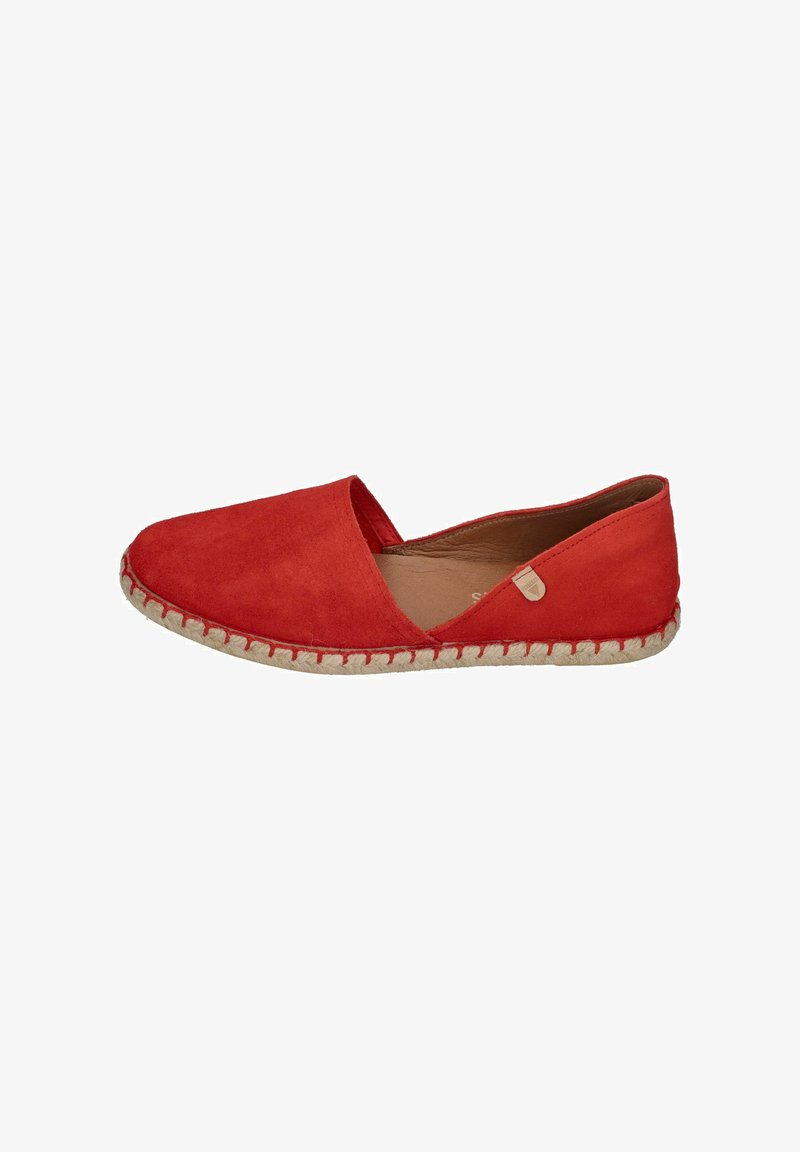 Espadrille de ante rojo con un diseño de corte bajo, que presenta una suela de yute tejido natural y detalles cosidos alrededor del borde.