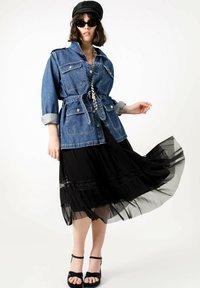Écharpe/châle En Tricot Jean Marc Philippe - Noir - Fabriqué En France - Neuf Avec étiquettes