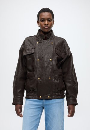 OVERSIZED LEATHER JACKET - Lederjacke - chocolate