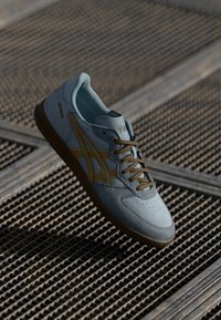 ASICS SportStyle SKYHAND OG UNISEX - Sneakers low - dolphin grey/pepper