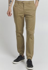 Solid SDBISHOP REGULAR FIT - Chinos - sand