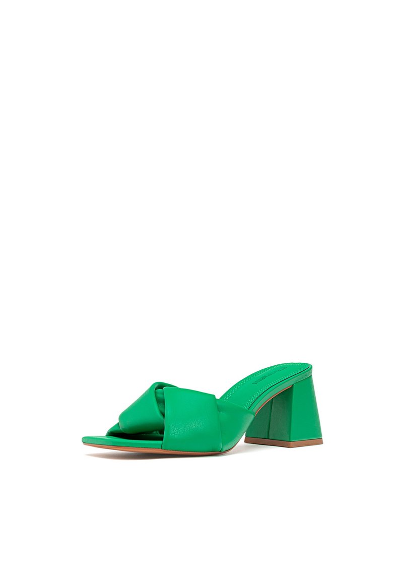 Damen Flache Pantoletten | Stradivarius ABSATZ MIT NOTEN Pantolette hoch green/grün - QH02101 Damen Flache Pantoletten | Stradivarius ABSATZ MIT NOTEN Pantolette hoch green/grün - QH02101