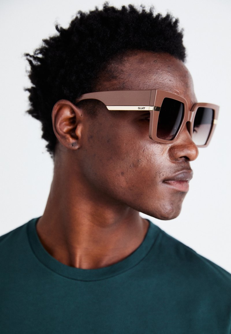 QUAY AUSTRALIA- Notorious Sunglasses- Doe, Brown Amazon.com: Quay Women main image 4