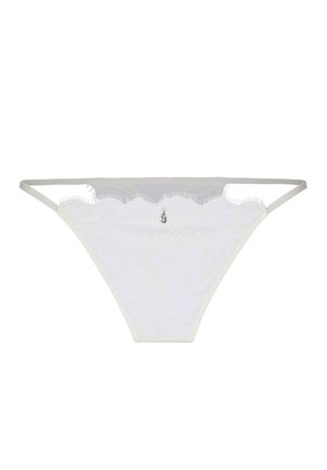 Witte kanten string met gegolfde randen en een kleine centrale siersteen, voorzien van dunne elastische zijbandjes.