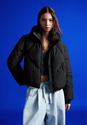 Bershka, HOODED - PUFFER JACKET - Veste d'hiver - black