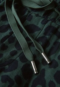 Thumbnail Image 5