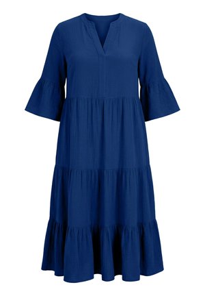 Vestito blu di lunghezza media con gonna a balze, maniche a campana tre quarti e scollo a V con piccolo colletto.