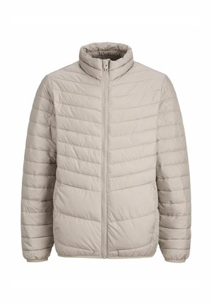 Beige polstret jakke med quiltet design, høj krave og frontlynlås. Fremstillet af let, glat stof.