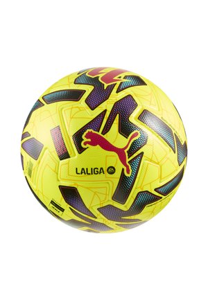Balón de fútbol amarillo con patrones geométricos morados y negros, logo rojo de Puma y texto negro de LaLiga con logo de EA Sports.