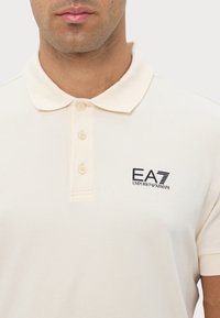 EA7 Emporio Armani TRAIN CORE - Polokošeľa - white/gray