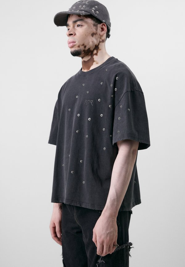 BUTTON UNISEX - Print T-shirt3