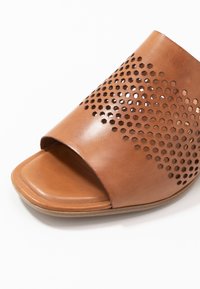 Tamaris SLIDES - Mules - cognac