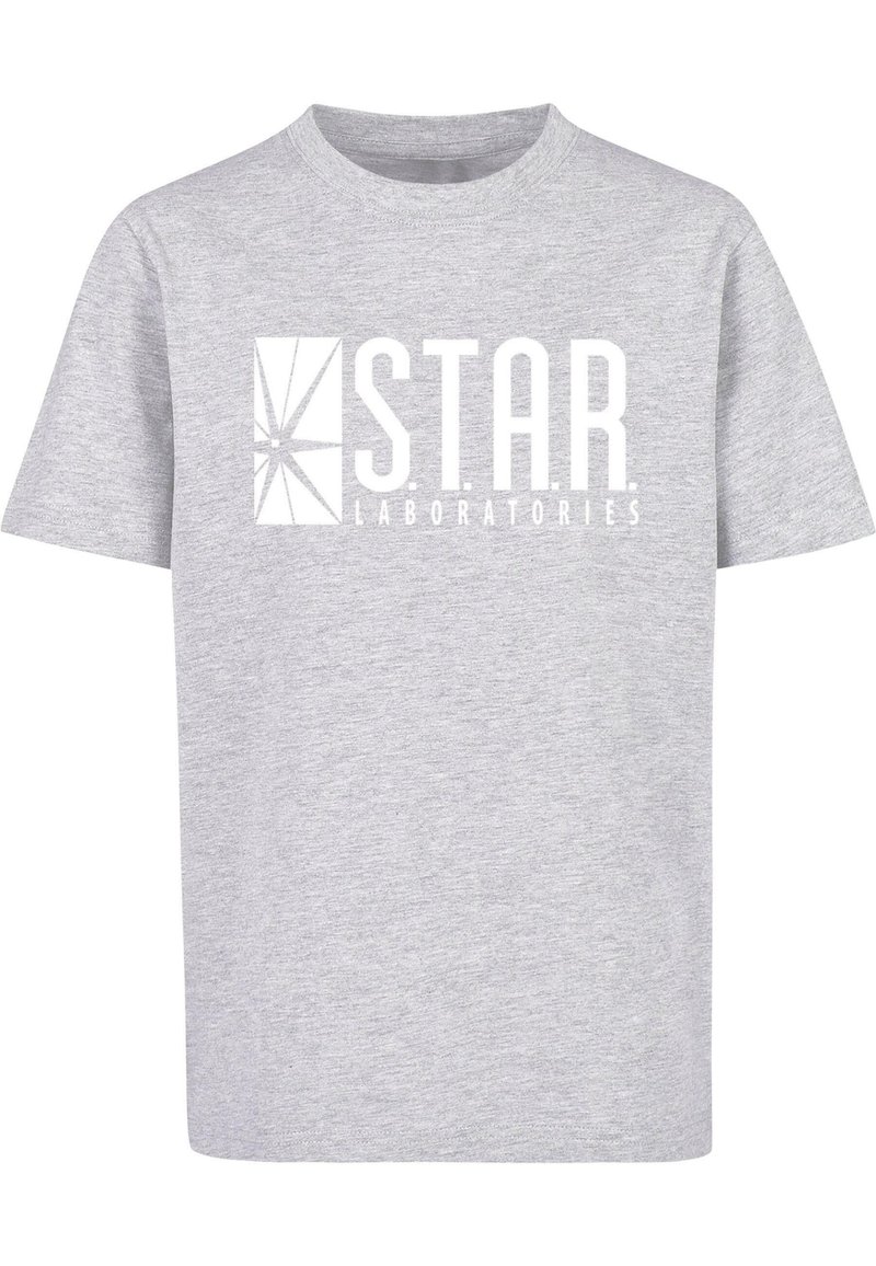 Šedé bavlněné tričko s krátkým rukávem, na kterém je bílý grafický logo s nápisem "STAR LABORATORIES" přes hruď. Jednoduchý design.