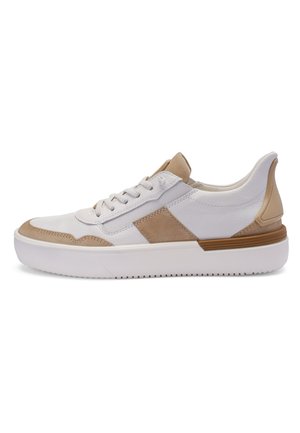 Weißer und beiger Sneaker mit niedriger Schafthöhe, Schnürung vorne, strukturierter Sohle und gepolstertem Schaft, von der Außenseite betrachtet.