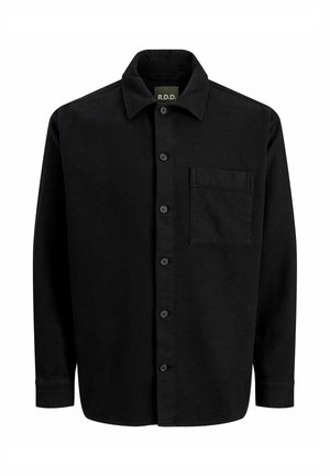 Chemise noire à manches longues, boutonnée, avec un col et une poche poitrine, présentée sur un fond blanc.