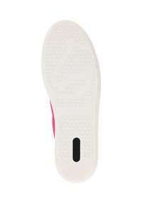 Schuhsohle aus weißem Gummimaterial mit einem sechseckigen Muster, einem auffälligen schwarzen Logo und leuchtend pinken Akzenten an den Seiten.